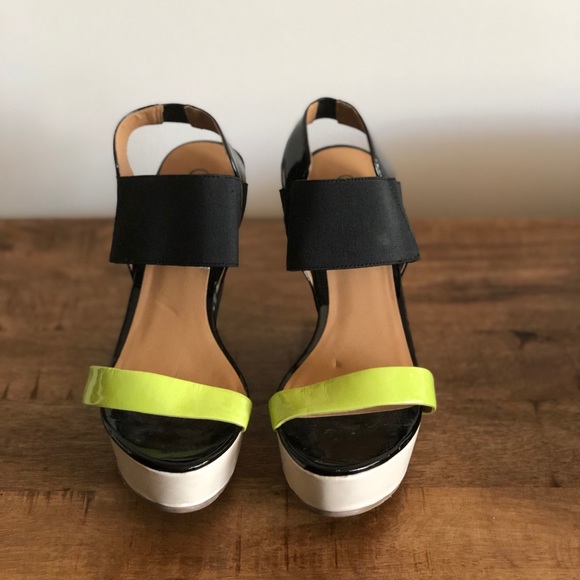 Matty’s Elastic Neon Wedge - Picture 2 of 3